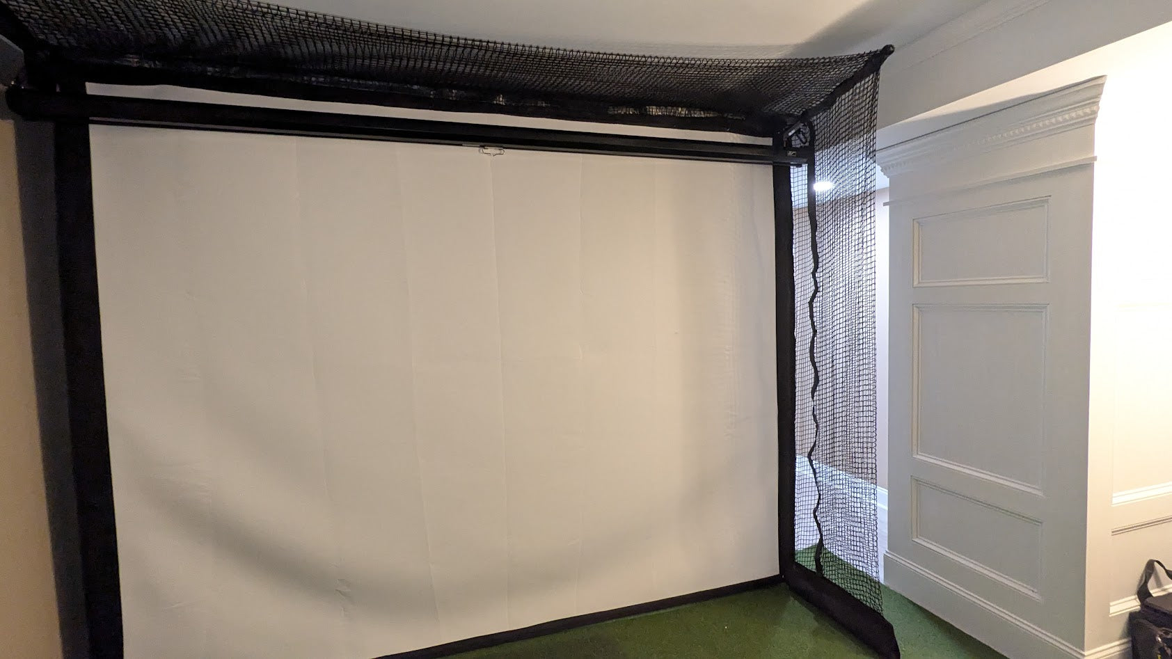 Installation of indoor golf simulators at reasonable prices from ALLSPORTSYSTEMS. Home golf simulators, raised putting floors. No project too small.